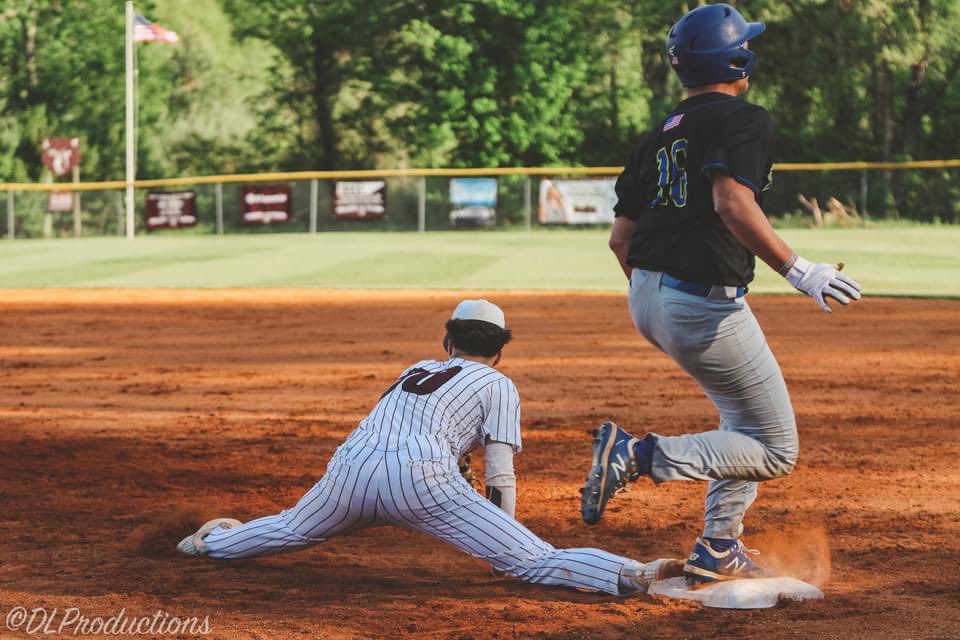 CamColeman30's tweet photo. He’s Out!!!! Thank you for the picture @dlproductionss!!! #firstbase #stretch #HighSchoolBaseball #uncommited https://t.co/epQDrXCvNi