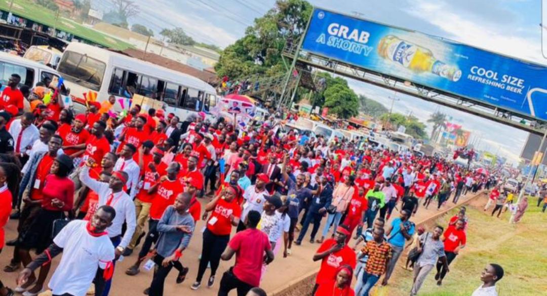 MukasaNsanga's tweet photo. We disregard this propaganda from the UYD(green camp) check the thread 👇👇👇👇 https://t.co/IX1o1wb35H
