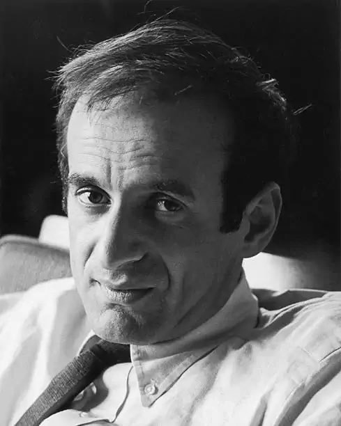 prosedesmorts's tweet photo. « J’avais trop de choses à dire, mais pas les mots pour le dire. Conscient de la pauvreté de mes moyens, je voyais le langage se transformer en obstacle. On aurait dû inventer un autre langage. »

Elie Wiesel, Et le monde se taisait https://t.co/zFzLblTdpw