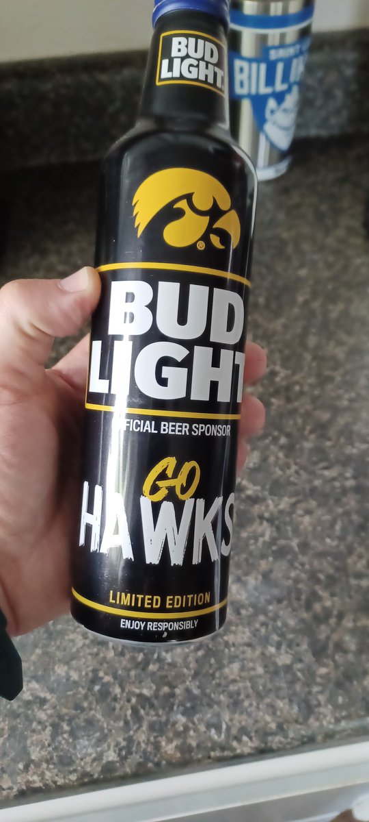 RealDealManOf's tweet photo. @budlight College teams on cans for the Fall Campaign? You're welcome and I accept the new position as VP of Marketing . #beeroclock https://t.co/DOh9cNCgSC