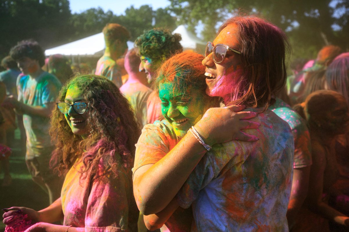 Stanford's tweet photo. More than 5,000 pounds of food-grade colored powder in a rainbow of hues were tossed joyfully into the air on Saturday and Sunday at Sand Hill Fields in observance of Holi, the Hindu Festival of Colors. 

📸: Nikolas Liepins / Ethography https://t.co/mVEChtLswB
