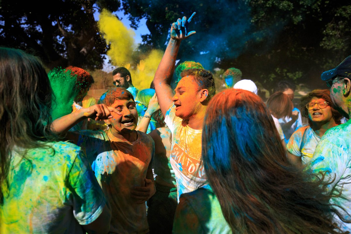 Stanford's tweet photo. More than 5,000 pounds of food-grade colored powder in a rainbow of hues were tossed joyfully into the air on Saturday and Sunday at Sand Hill Fields in observance of Holi, the Hindu Festival of Colors. 

📸: Nikolas Liepins / Ethography https://t.co/mVEChtLswB