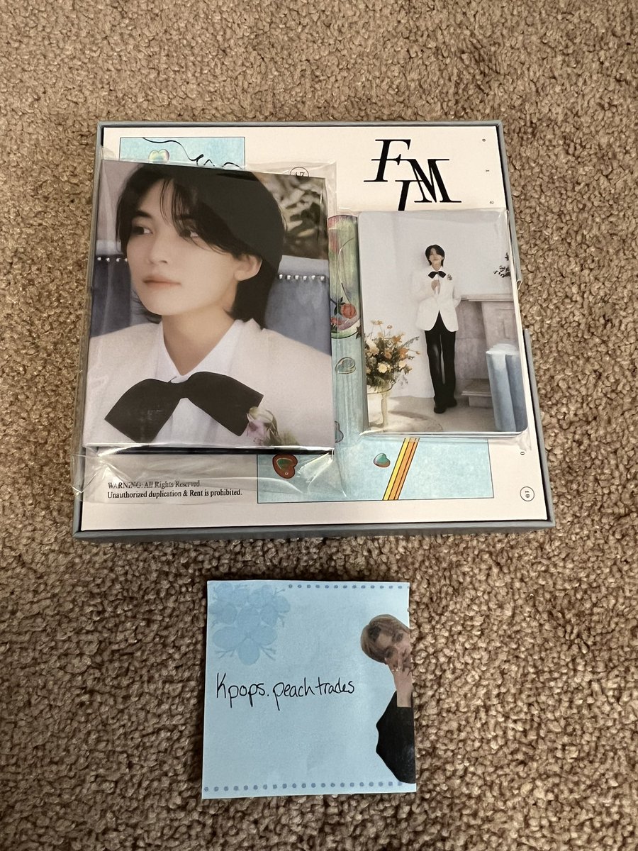 hoshitenxten's tweet photo. The @ is my trading Insta but please I’m BEGGING help me trade this jeonghan for a hoshi carat version ): #wttsvt #svtwtt #seventeenwtt #wttseventeen USA only https://t.co/OE8Bph1TOV