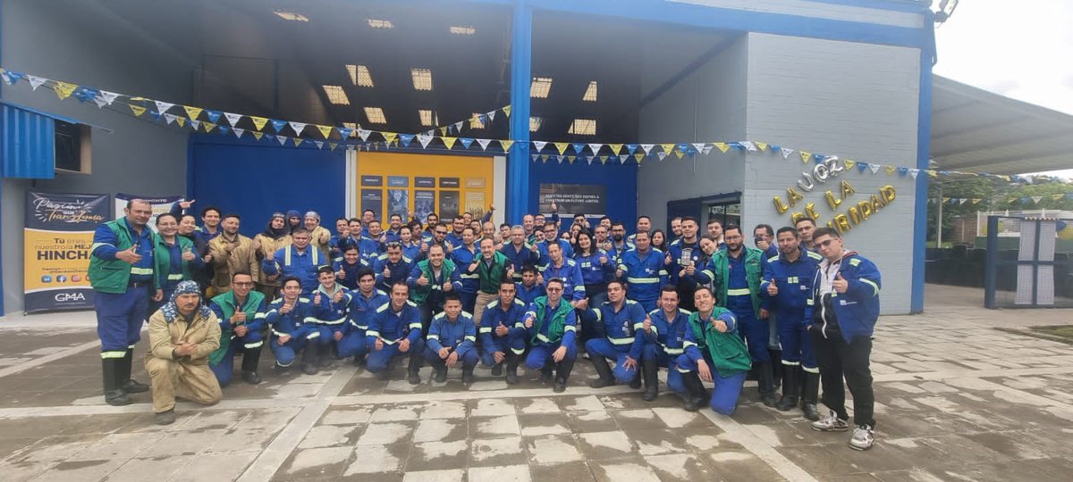 JeffersonFMarko's tweet photo. Hoy, 28 de abril, Día Mundial de la Seguridad y la Salud en el Trabajo, me enorgullece compartir con ustedes que culminamos con éxito la "Semana de la Seguridad". Como líder, trabajamos día a día para consolidar un entorno de trabajo seguro y saludable.
Seguridad en primer lugar. https://t.co/eqpaZQoK70