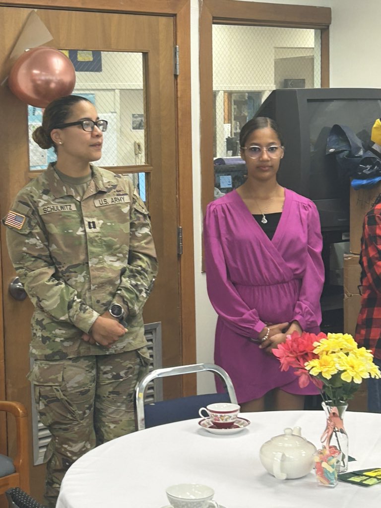 Today 832D Ordnance female leadership along with Colonial Heights Recruiting Station mentored 16 aspiring  Hopewell High School students at a Tea Party. #WeCare #FamilyFirst #OneSquad #DreamTeam #BeAllThatYouCanBe @LTCRobinson_B @CSM_Grant @MikeCavezza @Ramtahal_Eldred @usarec