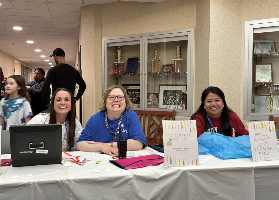The Spring Fling is happening at JGE until 8:00 tonight. Come to have fun and support our Bulldogs!