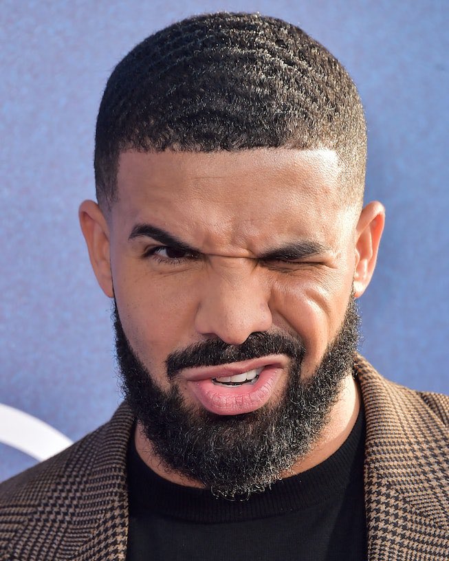 bigmanrocket_'s tweet photo. @jotmanjotman Drake the type of guy to scream at a horror movie https://t.co/v8weVQAn4E