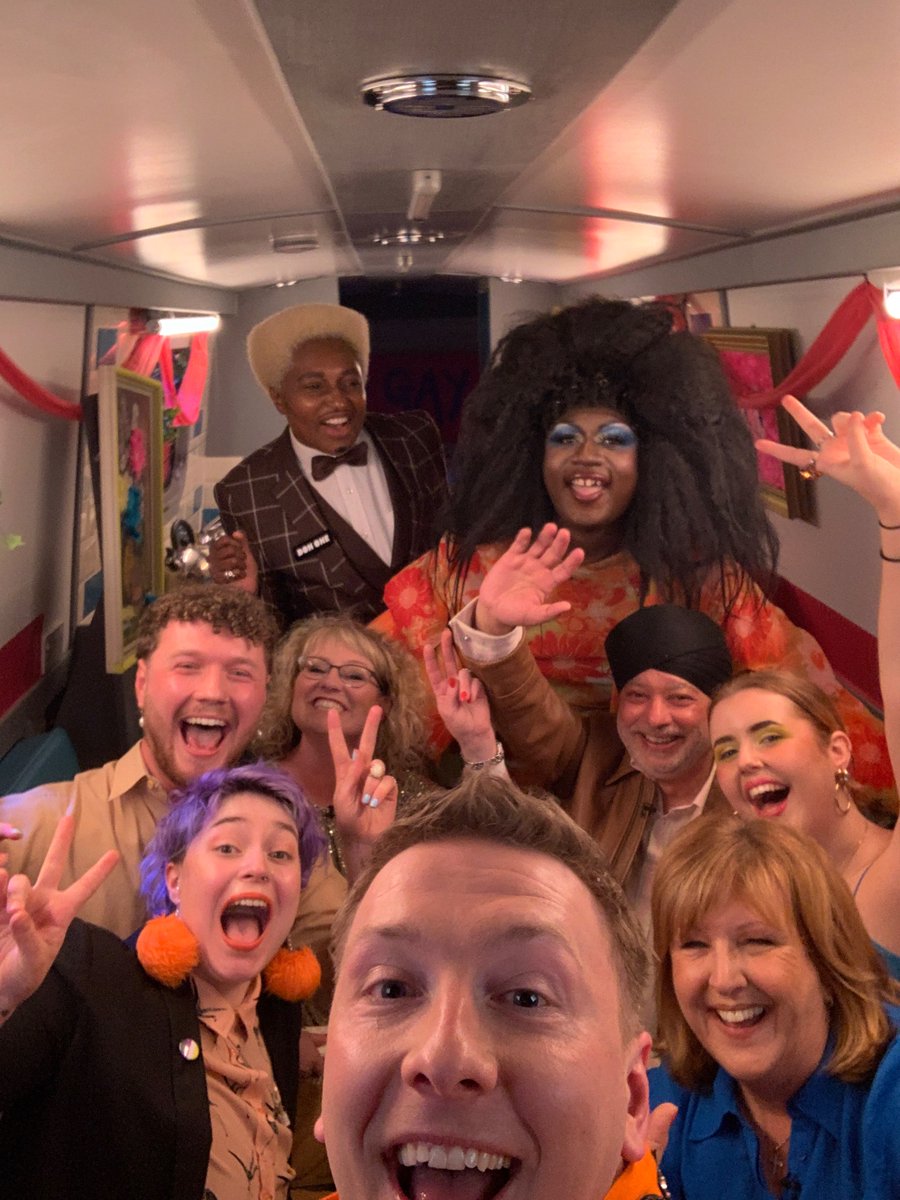 deequeue_'s tweet photo. Cant believe me and Jack got chosen for #LateNightLycett !! @Kathbum you’re gorgeous and more neon should be everywhere !! https://t.co/6RmHW9dDis