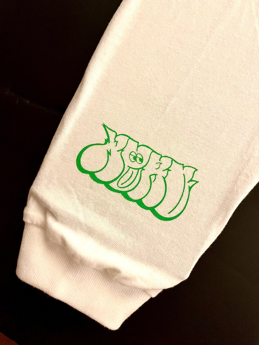 chill8338's tweet photo. 細々と洋服を作ってますので是非見てってくださいね

https://t.co/7StHO3B6LK https://t.co/8dkufJsvho