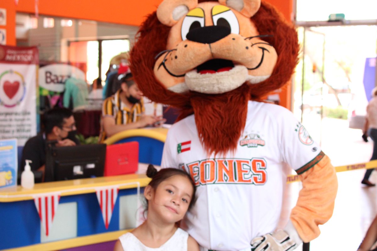 leonesdeyucatan's tweet photo. DÍA DEL NIÑO EN EL CRIT YUCATÁN💛🎉

Leonel "El Coronel" fue a visitar el @CRITYucatan, dónde estuvo presente en el festival del "Día del Niño" jugando, conviviendo, saludando y tomándose fotos con todos niños presentes🙌🏼

#VíveloComoCampeón⭐️ #SomosTeleton https://t.co/XrjDdvzL3X