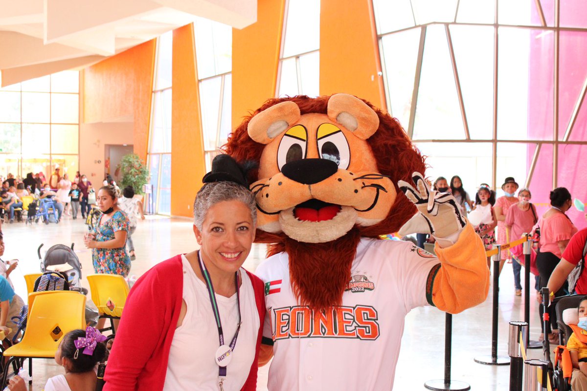 leonesdeyucatan's tweet photo. DÍA DEL NIÑO EN EL CRIT YUCATÁN💛🎉

Leonel "El Coronel" fue a visitar el @CRITYucatan, dónde estuvo presente en el festival del "Día del Niño" jugando, conviviendo, saludando y tomándose fotos con todos niños presentes🙌🏼

#VíveloComoCampeón⭐️ #SomosTeleton https://t.co/XrjDdvzL3X