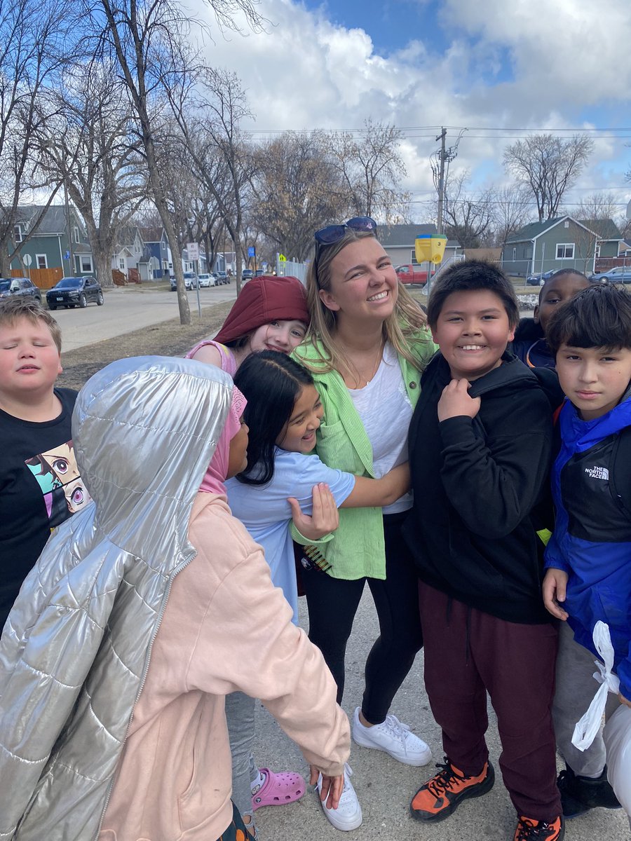 mcintyreclass4's tweet photo. We've been lucky to host another amazing @UNDEducation student teacher this semester! https://t.co/SGNURg2BID