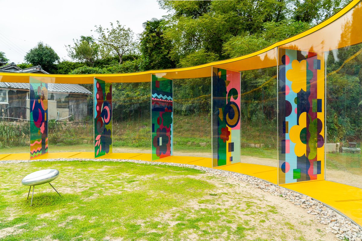 JHLosAngeles's tweet photo. The A-Art House, or “Yellow Flower Dream,” is a sculpture overflowing with color & energy by artist Beatriz Milhazes. The vibrant colors & geometric patterns allow audiences to see the connection between art & nature through Inujima island’s daily activities.
#Inujima #Symbiosis https://t.co/GjL9V0LeOi