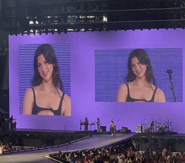 her smile 😭😭😭 she deserves to always be this happy <a href="/gracieshq/">GracieAbramsHQ</a>