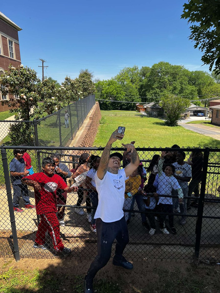 Sjmcg_28's tweet photo. Stand up for what you believe in! 💯 s/o @FkFmeals &amp; @TexasCollege23 in the community all about SERVING OTHERS. https://t.co/9JH5mXApU6