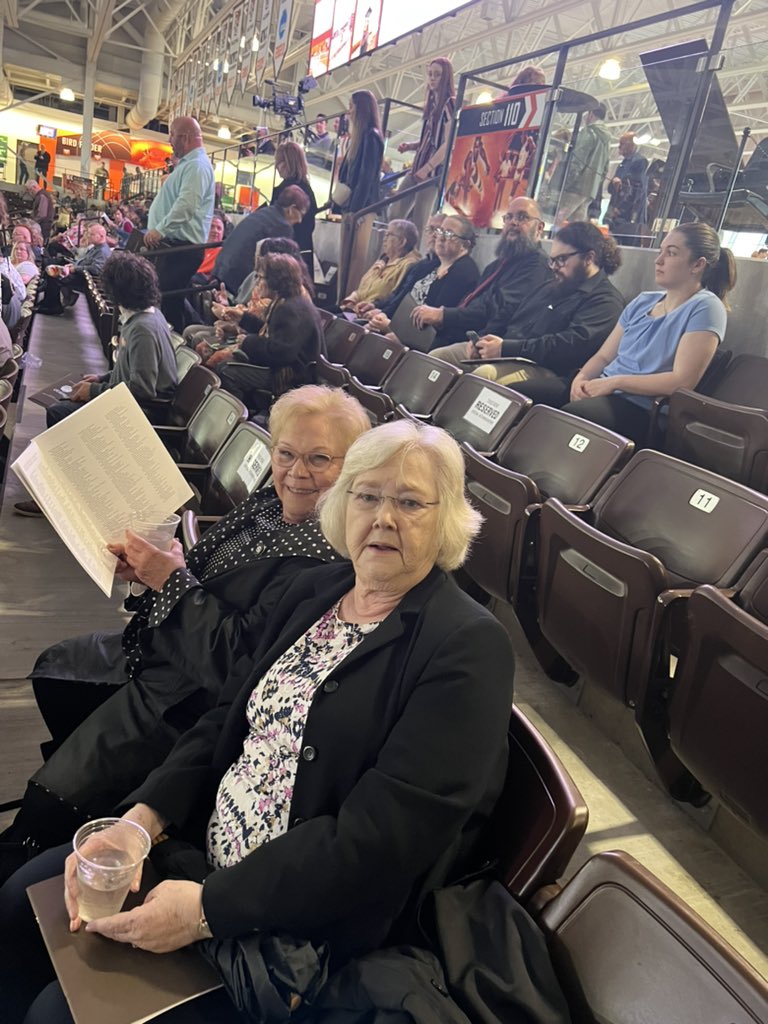 MrsMoore00's tweet photo. Waiting for @fam2301 to walk across the stage!!! @bgsubiz @bgsu https://t.co/d1PEvJr091