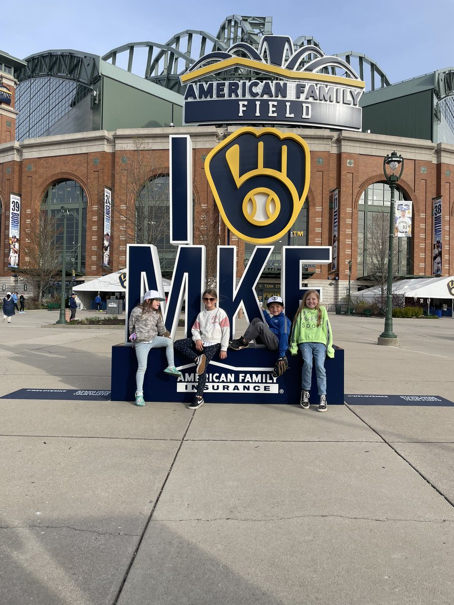 Ben_Wood35's tweet photo. #WeLoveMKE https://t.co/hhzIE4UwaJ