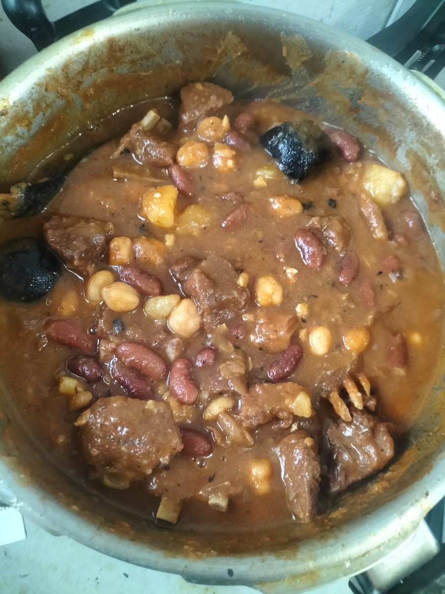 いい感じに仕上がってきた
イラン料理はとりあえずクタクタになるまで煮込むのが基本