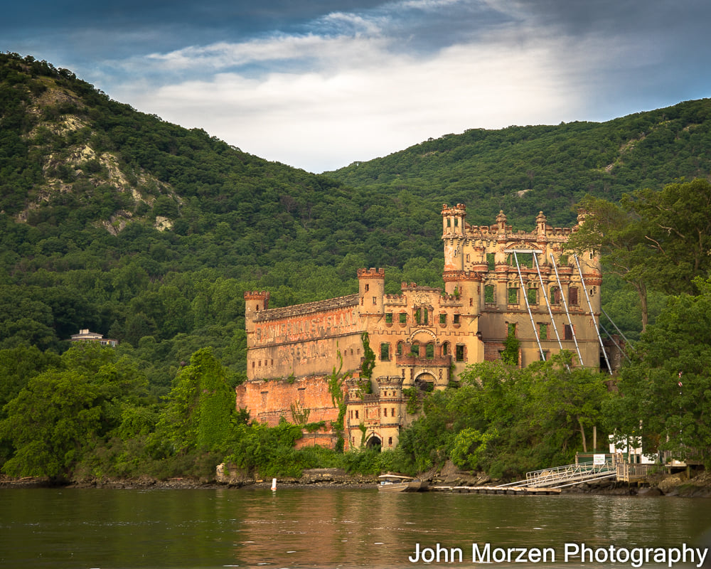 BannermanIsland's tweet photo. How easy is it to get to Bannerman Island from NYC?

From Grand Central, take the train to Beacon. Our tours depart adjacent to the station - on the Hudson River waterfront!

Save on a train ticket and island tour with @MetroNorth's tour packages: https://t.co/yBQBI3xKSd https://t.co/bGwLWzfMhJ