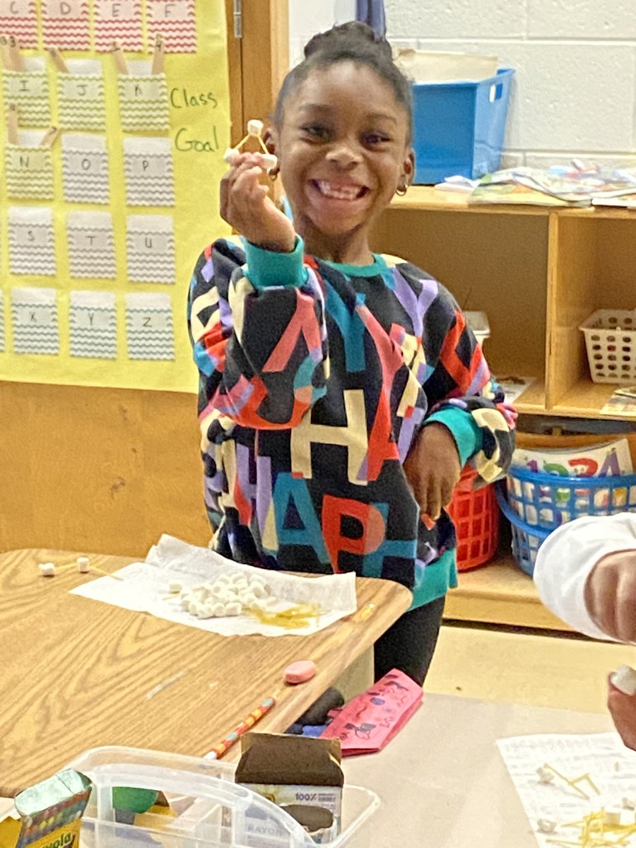 iTeachJones's tweet photo. Today in math we did a math lab! Students got to create 2D and 3D shapes, compare shapes vertices, and make new shapes out of other shapes. Look at the excitement! Our students really enjoyed learning math and ELA together. https://t.co/Yy9RsQQiCH