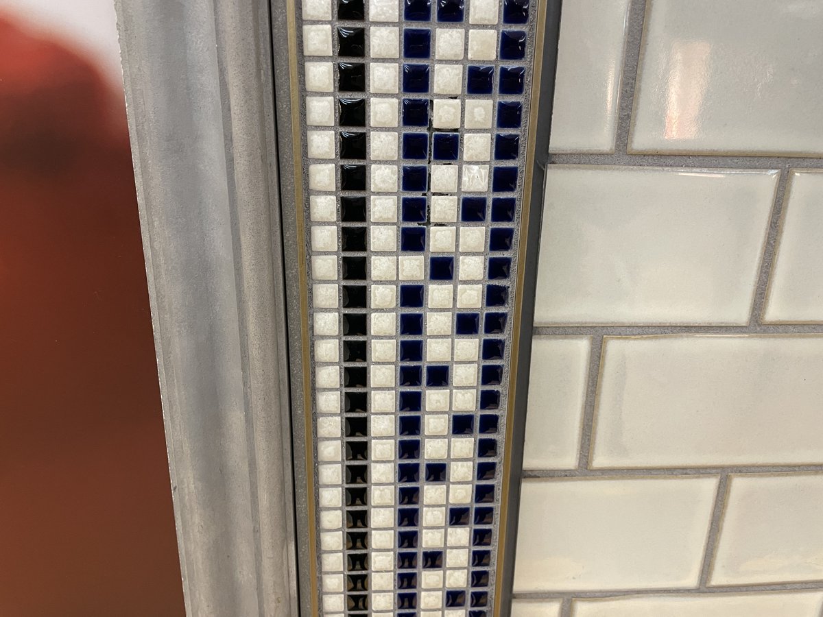 Tile_Style tweet picture