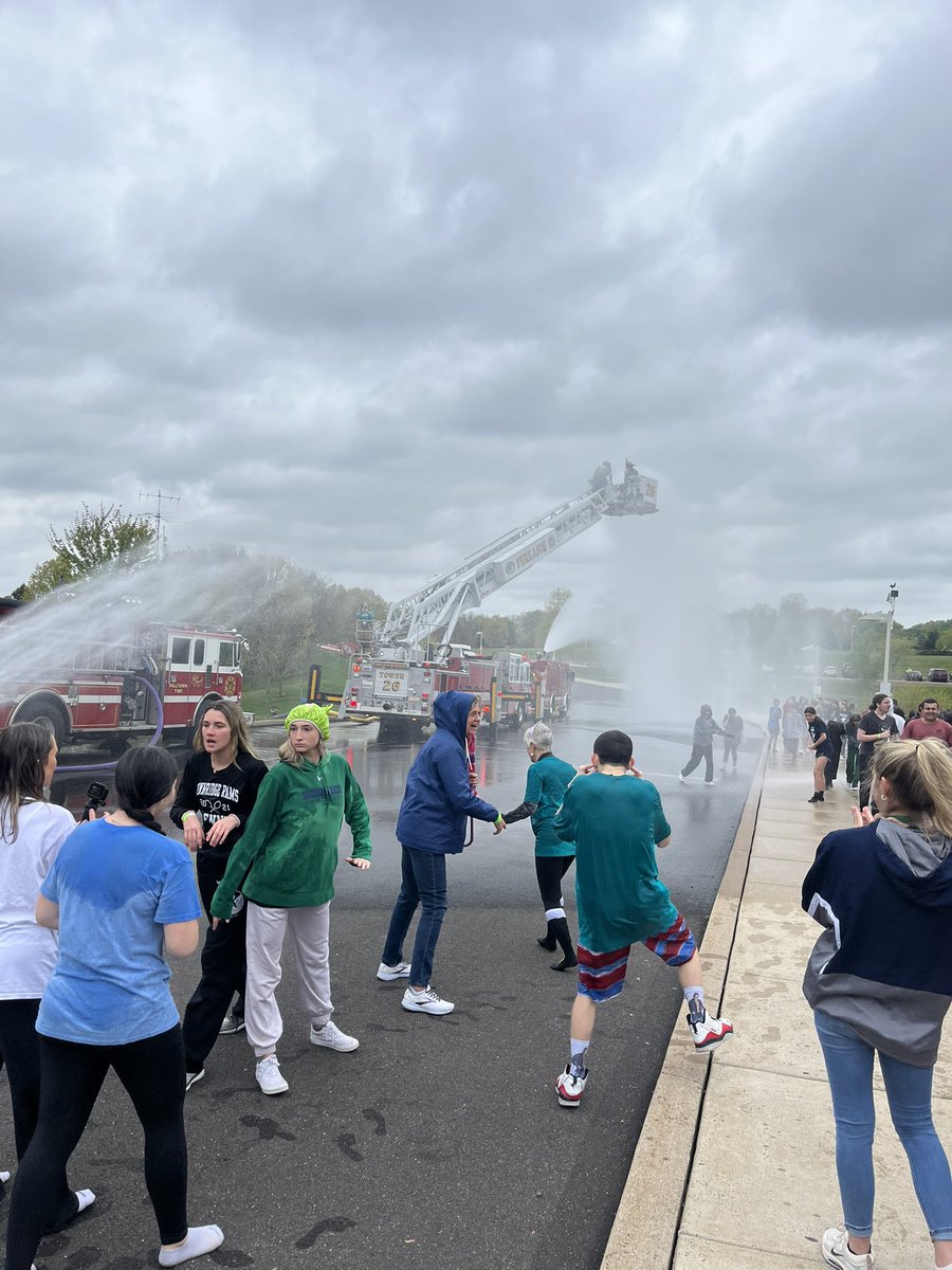 PSDKellyMallery's tweet photo. April Showers was so much fun! Thank you to everyone who helped plan and organize and thank you to the kids for making this possible! @phs_unified @PennridgeHS ☂️🚒 https://t.co/m3AhDpcKPS