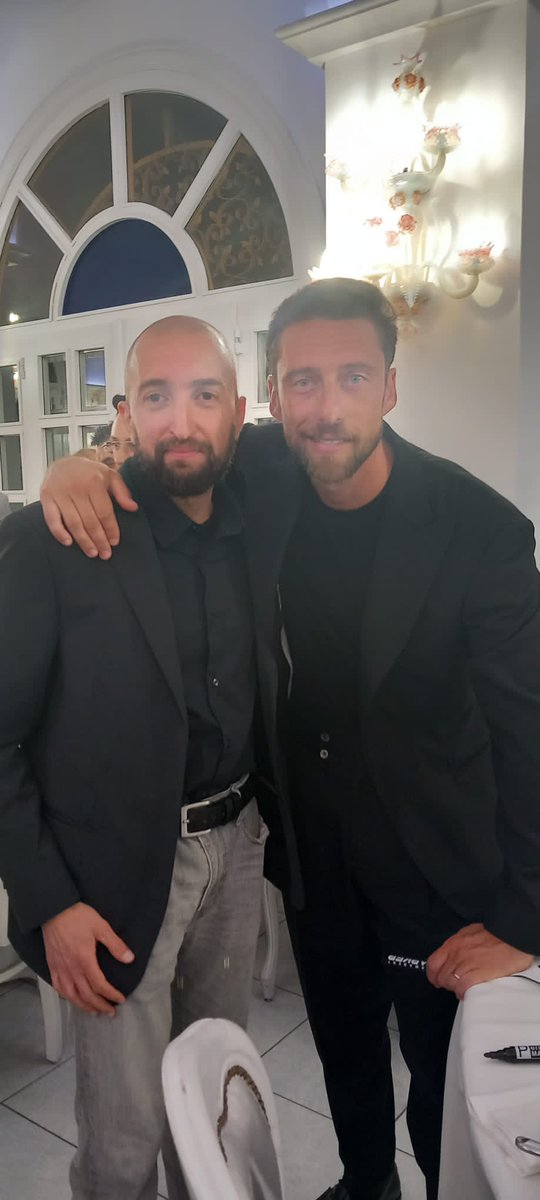 lucamun's tweet photo. #lasonrisa #marchisiocla #marchisio #FinoAllaFine https://t.co/W4Xx0e2DJf