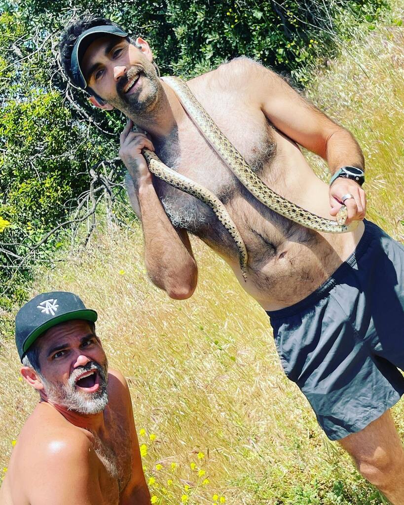 imintoscience's tweet photo. 3 guys, two snakes, One HELLUVA good time! ...and a bee-sting on my jaw... https://t.co/0wgeUE5kKo https://t.co/8aAqy7kYEP