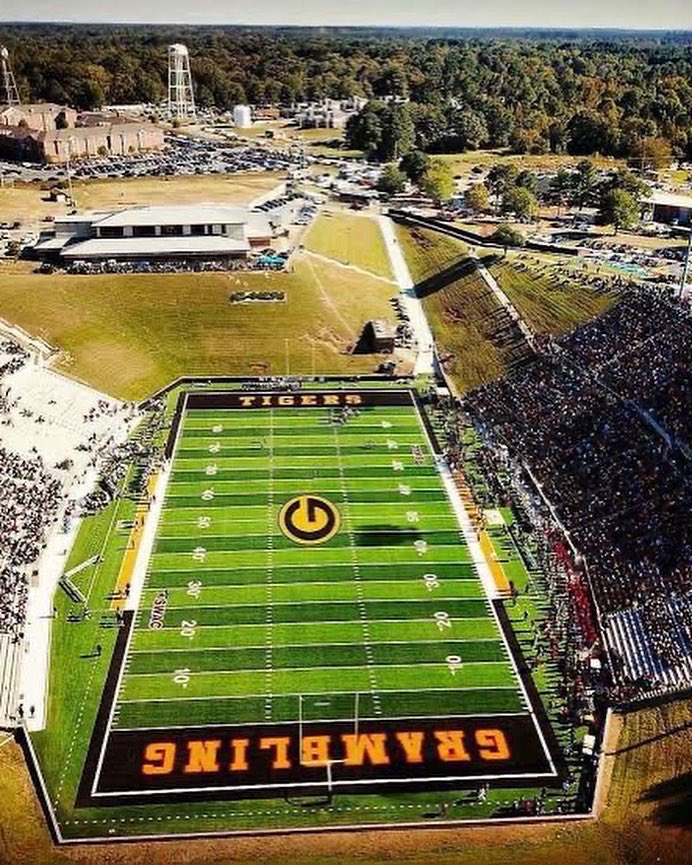 triangleoffens5's tweet photo. Recruits come on home!!! TheG 
⚫️🟡⚫️🟡 https://t.co/KvRweGuXfB