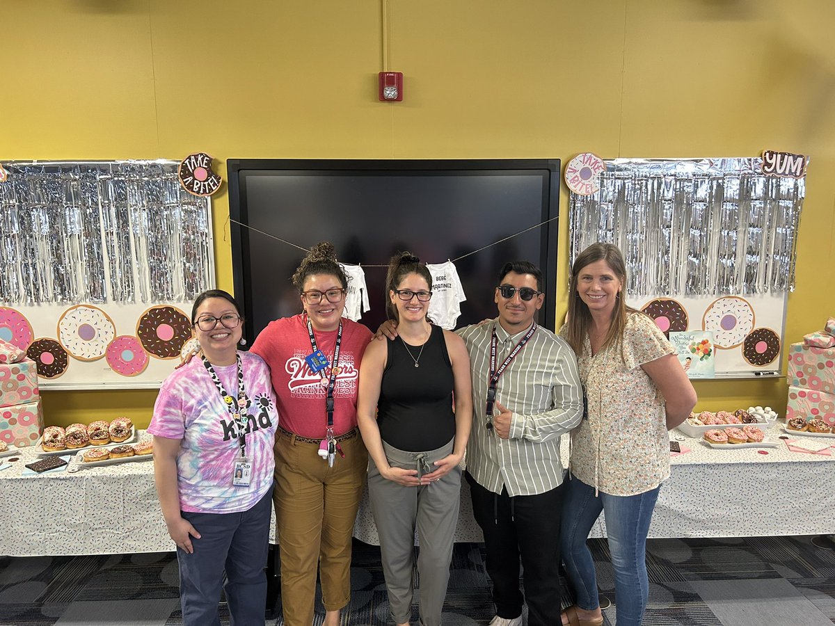 Today we got to celebrate 2 of my teammates who both have lil ones on the way! I am so grateful to be apart of such an amazing team that supports one another in the classroom and in life.💖 #1stgradesquad #teamBCSD #FWwarriors ❤️💙 #dreamteam ✨