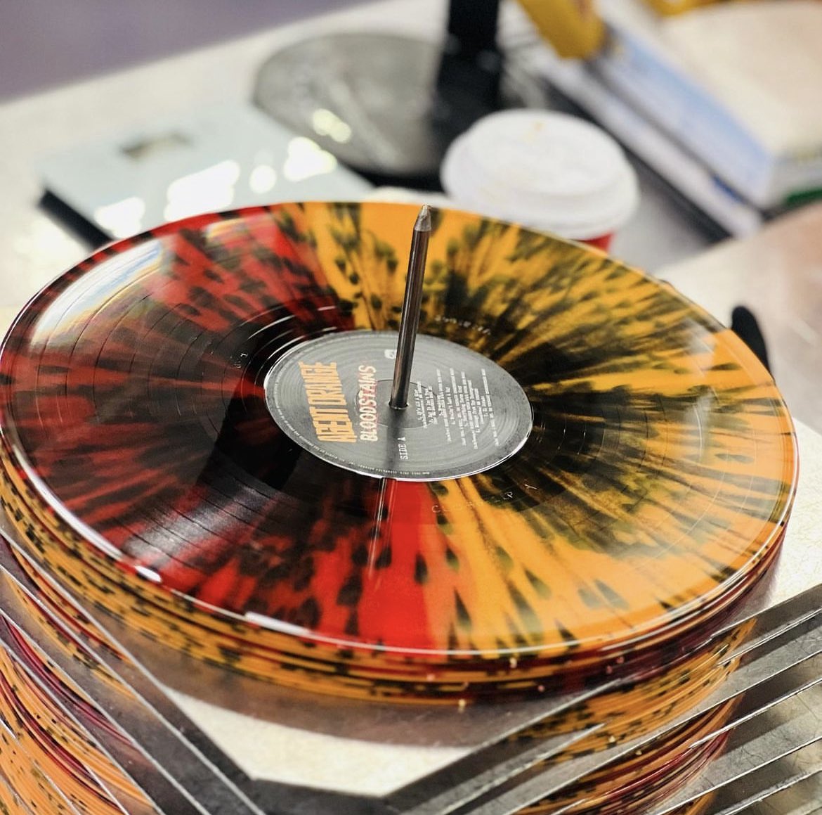 MicroforumVinyl's tweet photo. Some BTS of one of our more recent special effect records for Agent Orange! #behindthescenes #vinyl #recordpressing #splattereffect https://t.co/Y7HfTzz0X8