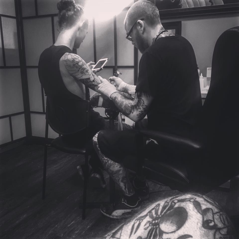 MikeMcnabbTatFW's tweet photo. Come visit my shop of Zen, Art Gallery, Tattoos, &amp; Good Karma in Fort Wayne, Indiana. I travel all over the world bringing these same vibes &amp; ink skills to you anywhere on earth! DM/Email me at Mikemcnabbtattoo@gmail.com 
Reach out with questions 24/7 to my P.A. @kendralynnxxx 🌎 https://t.co/vLz1ckLfHZ