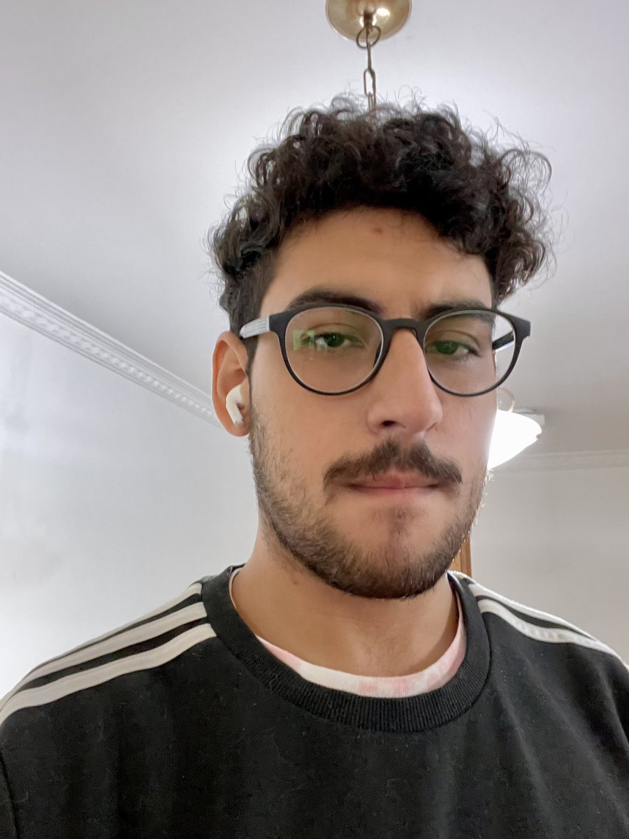 mathdavi's tweet photo. Nova skin desbloqueada: estou usando óculos novamente https://t.co/F6VYuqrBOU