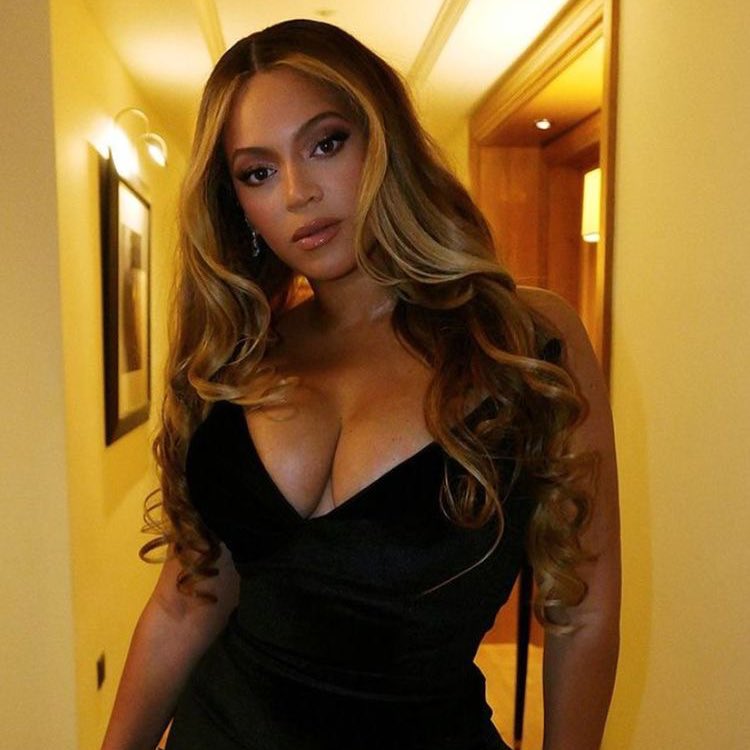 choquei's tweet photo. 🚨ATENÇÃO: BEYONCE FARÁ SHOWS NO BRASIL ENTRE MARÇO E ABRIL DE 2024. https://t.co/0i5yPd9s9l
