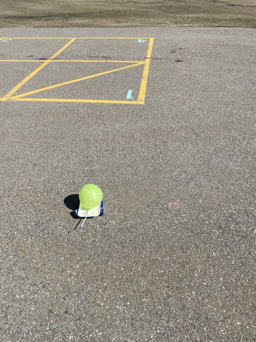 BPSHawks4's tweet photo. And they’re off! Testing and racing our balloon cars #BPSHawks4 #BPSHawkslearn https://t.co/DrpgVnVR6v