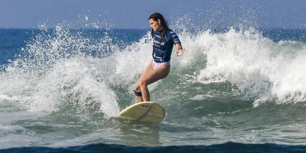 aunty_deb's tweet photo. So proud! This is my neice who just won top Canadian women's longboard surfer in Panama to qualify for PanAm games and is off to the world's next week in El Salvador. She has the coolest surfer name: Liv Stokes https://t.co/iruEy136md