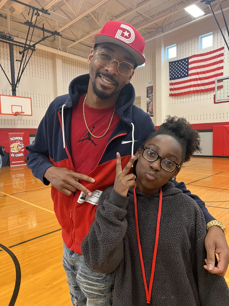 EducatedDelta's tweet photo. @catdaddy104 and @schooliscoolja got the scholars @BessieColemanMS hype for STAAR!!! It was just what our scholars needed and they had a time!! ⭐️🔥⭐️
#STAAR
#K104
#schooliscoolfoundation
#CrushtheSTAAR https://t.co/4znvNwLMI1