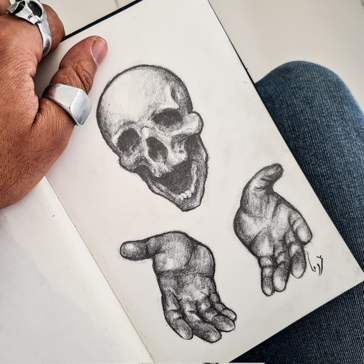 omar24roma's tweet photo. مجموعة سكتشات جديدة ليها بدأت فيها و دول اول اربعة 
Elements .. sketch on board series https://t.co/9jOBgOvDQ0