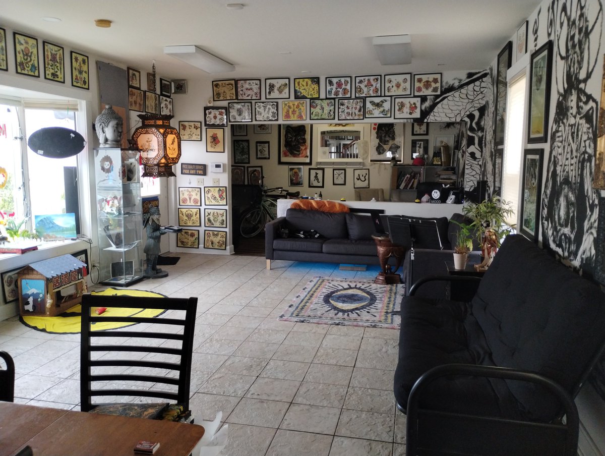 MikeMcnabbTatFW's tweet photo. Come visit my shop of Zen, Art Gallery, Tattoos, &amp; Good Karma in Fort Wayne, Indiana. I travel all over the world bringing these same vibes &amp; ink skills to you anywhere on earth! DM/Email me at Mikemcnabbtattoo@gmail.com 
Reach out with questions 24/7 to my P.A. @kendralynnxxx 🌎 https://t.co/vLz1ckLfHZ