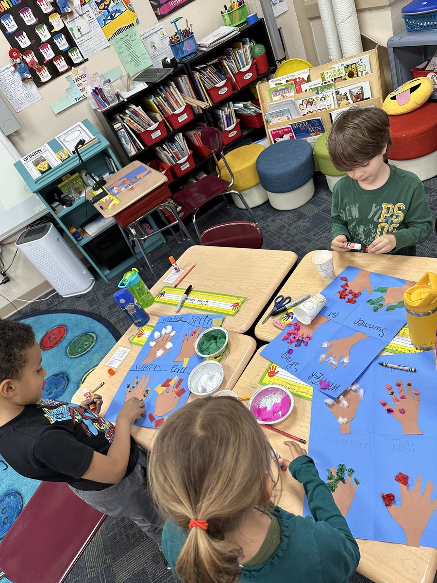MissTesta22's tweet photo. Celebrating Arbor Day by discussing how trees change in different seasons! 🌳🌲🌴 https://t.co/buKUbjHt86