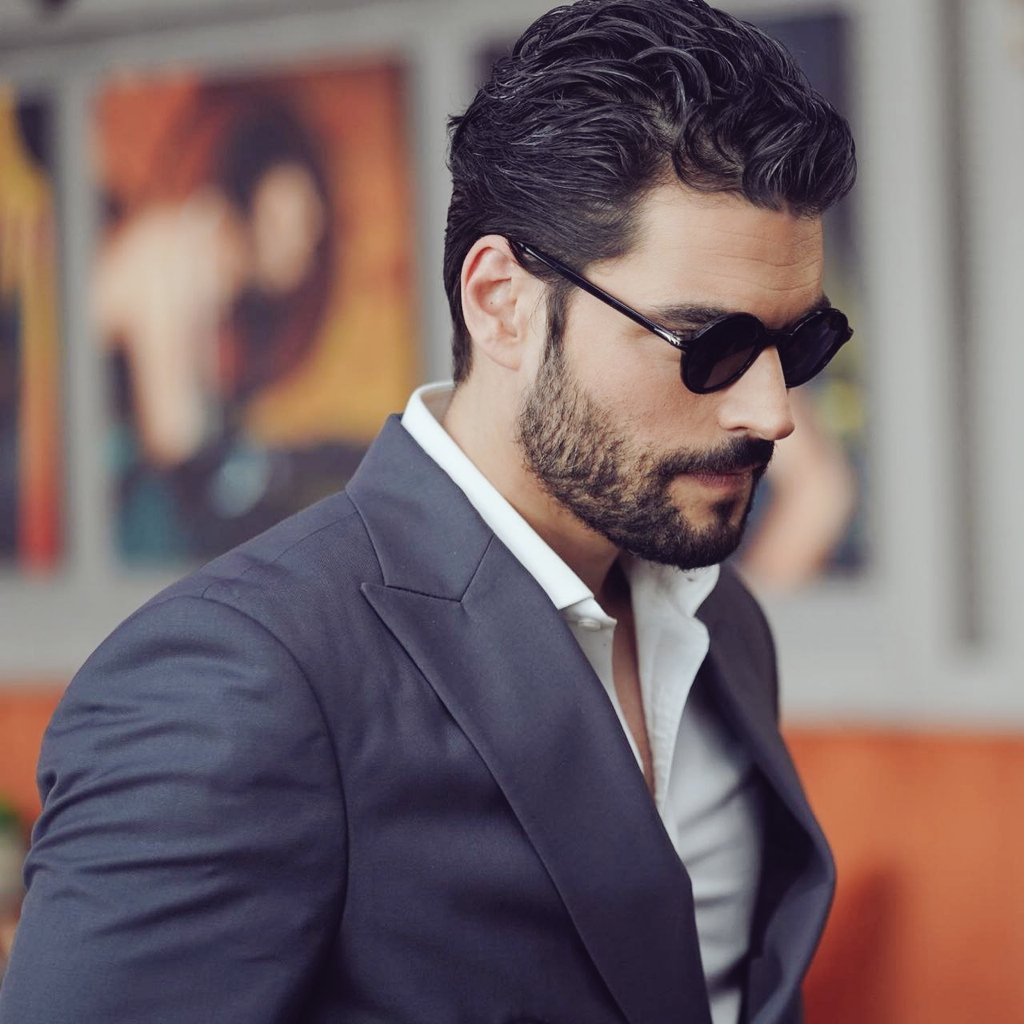 anassstacy's tweet photo. Umut is now my most favorite hero. he won my heart forever! he had carried this pain in his heart for so many years to achieve justice. but at the same time, his love was special, despite his inner duty, resentment
😍😍😍
+
#UmRen #Tuzak #BensuSoral #AkınAkınözü https://t.co/OZDuxCMpat