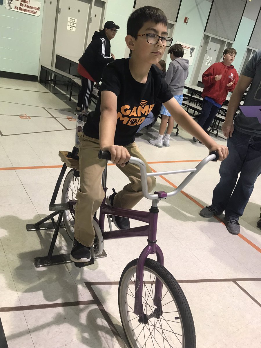 The RPS blender bike is getting a work out at the Seymour carnival <a href="/RPSSeymour/">Seymour</a> <a href="/RalstonSchools/">Ralston Schools</a>