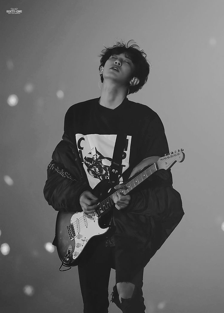 cyhourly's tweet photo. 엑소 박찬열  #CHANYEOL #찬열 
#박찬열 #엑소찬열 #チャニョル #灿烈 https://t.co/dFWPpbMAxt