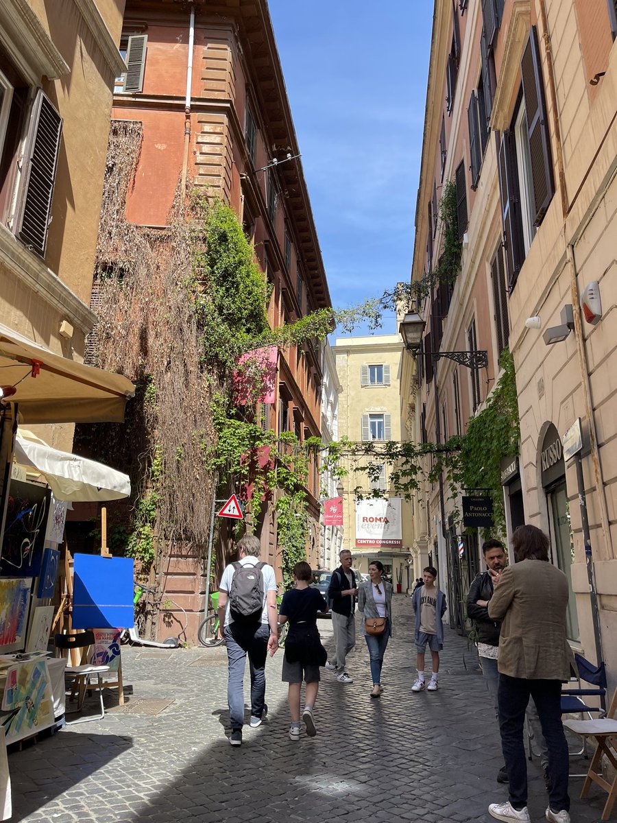 AYAPIKOO's tweet photo. in ITALY 🇮🇹
晴れた時の空が本当に綺麗っ https://t.co/7RAWl6wcQh