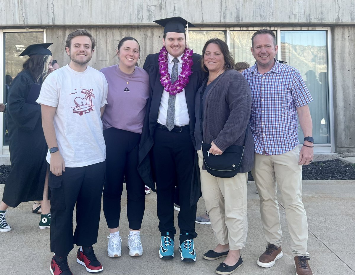 ClintonPMorris's tweet photo. Graduation Day! Newly minted PolySci grad from Weber State University! Congrats Stevo! #WeberGrad #WeAreWeber ππ https://t.co/oSkMj3NvUS