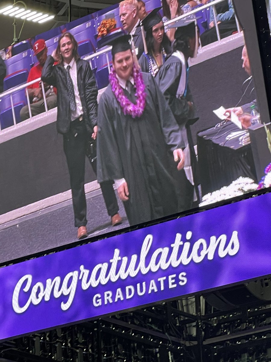 ClintonPMorris's tweet photo. Graduation Day! Newly minted PolySci grad from Weber State University! Congrats Stevo! #WeberGrad #WeAreWeber ππ https://t.co/oSkMj3NvUS