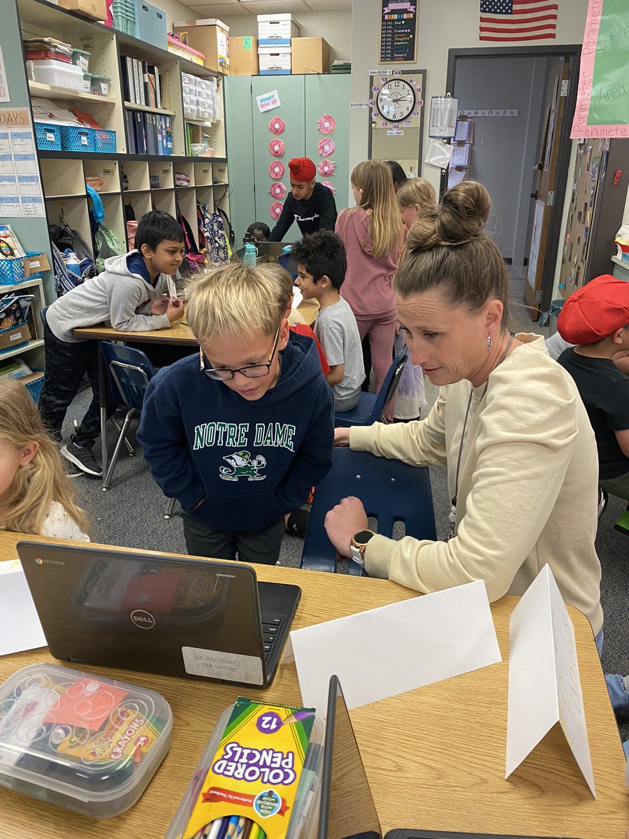 miss__keating's tweet photo. Mrs. Hersland’s 2nd graders came to see our animal research slides! ☺️ @sceDCSD https://t.co/b98gMmye3n