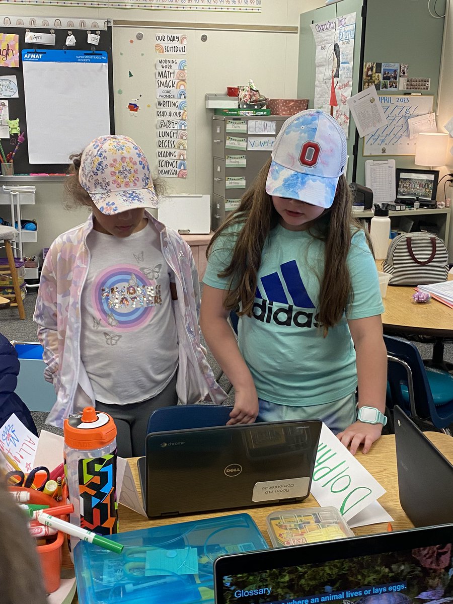 Mrs. Hersland’s 2nd graders came to see our animal research slides! ☺️ <a href="/sceDCSD/">sceDCSD</a>