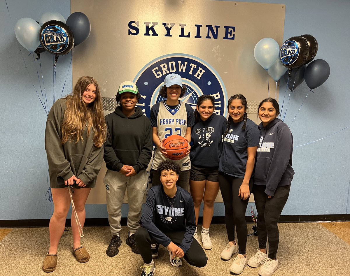 auntienae95's tweet photo. Please join me in congratulating Jillian Boynton for signing her NLI to continue her education and basketball playing career at Henry Ford College! 💙🦅🏀 https://t.co/nAkxYq2fG4