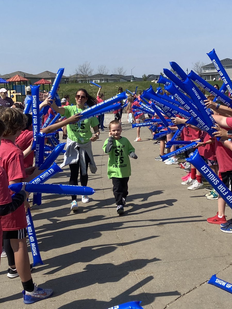 PEforlife's tweet image. Our Shine for @ShulerElem fun run was awesome! @ShulerElemPto did an awesome job of organizing. Thanks to all the families and local businesses for donating money towards our school! #shulershines